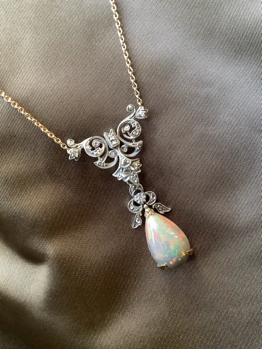 Collier Opale Noire, Diamants, Or 18ct et argent