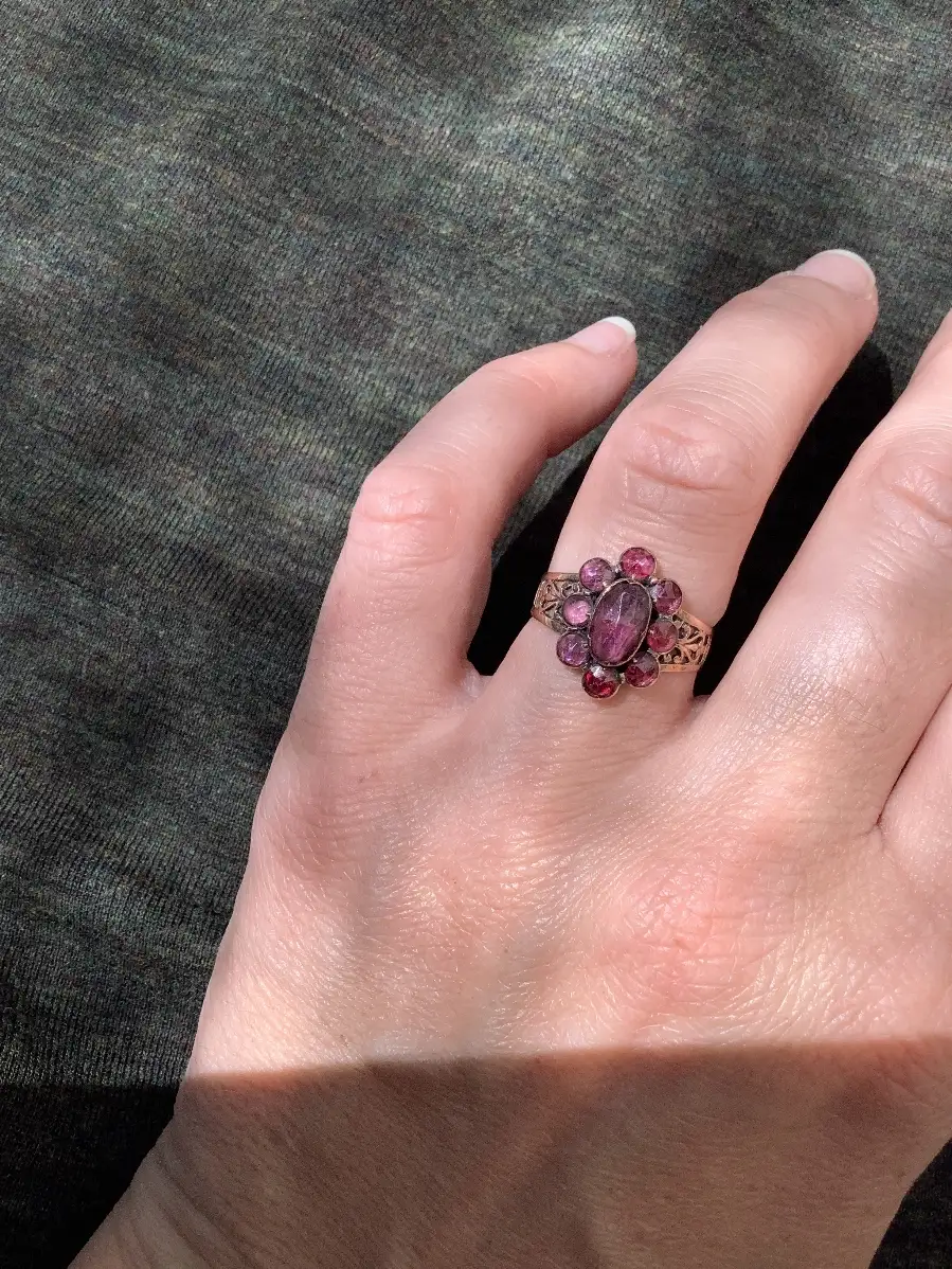 Bague Marguerite Or & Grenats de Perpignan