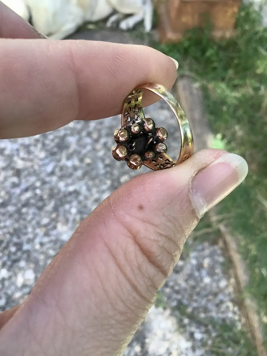 Bague Marguerite Or & Grenats de Perpignan